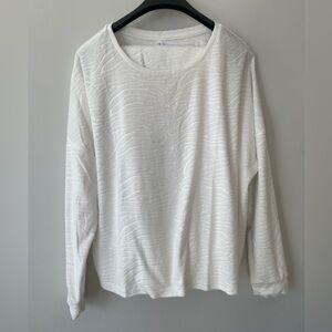 Elegant White Textured Women's Pajamas set